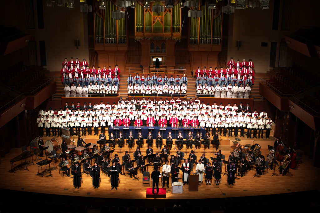 音楽の殿堂 にクリスマスの調べ 関学ファミリーの歌声響く 関西学院大学新聞